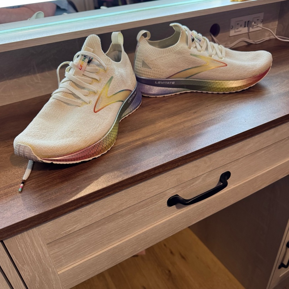 Brooks Levitate White with Rainbow Accents - Picture 2 of 13